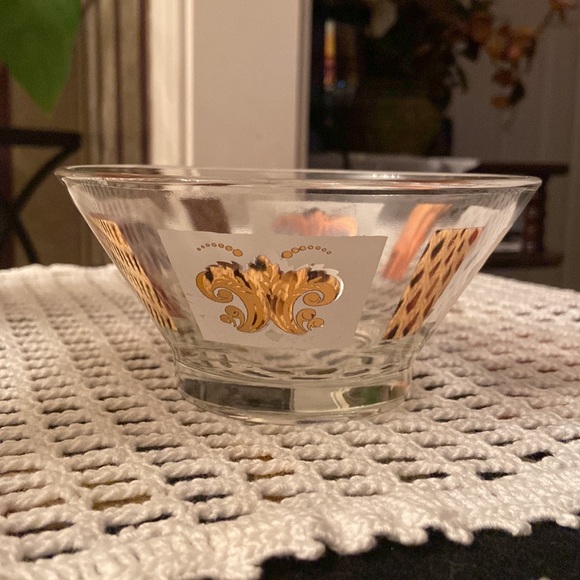 Mid Century Chip and Dip Bowls - Picture 3 of 4
